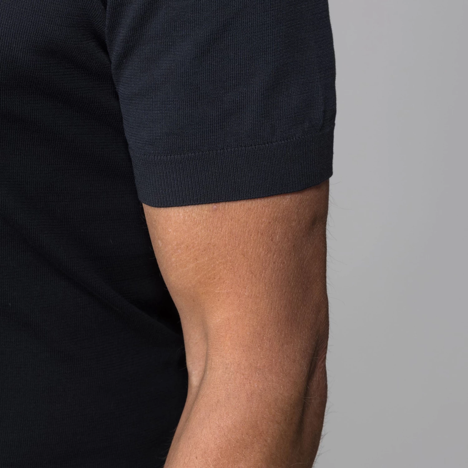 The Maranello Cotton & Silk Three Button Polo Black - Tailored Fit - Image 5